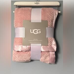 UGG Tillie Carved Plush Blanket 30x40” in Pink Shell